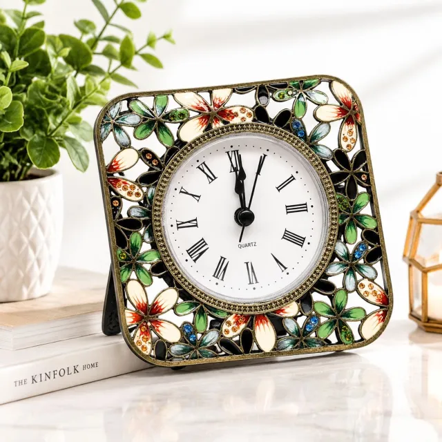 VHV En plank - Mini Retro Tafelklok - Stil - Metaal - Quartz - Op Batterijen - Decoratie voor Woonkamer Kleur van de hoofdfiguur