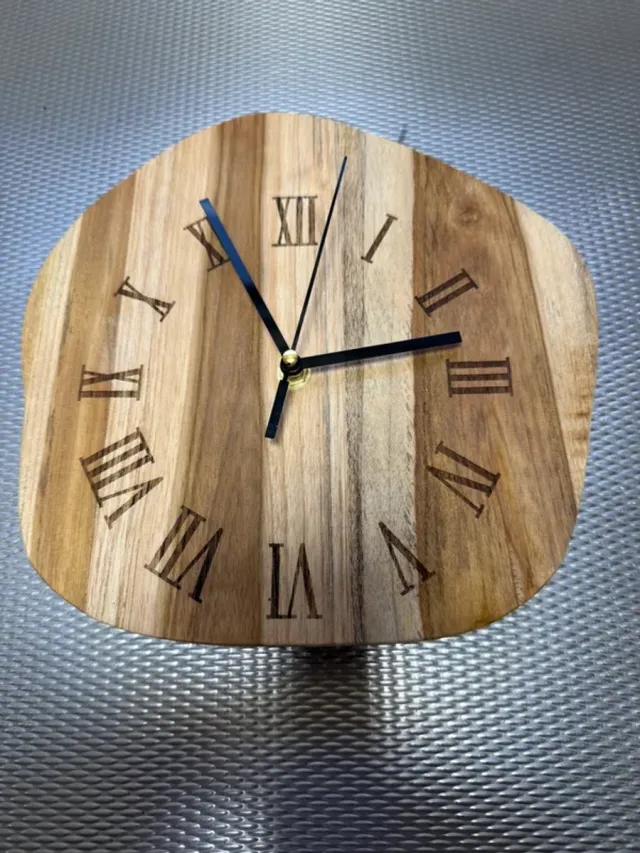 3D with benefits Klok van massief teak houten schijf hout kleurig
