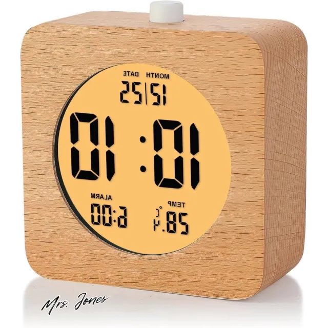 Mrs. Jones Houten digitale wekker voor slaapkamers - 4 '' batterij aangedreven wekker met sluimeren en nachtlampje - elektronische LCD-bureauklok weergavetijd datum temperatuur 12/24 uur - houten . Houtkleur
