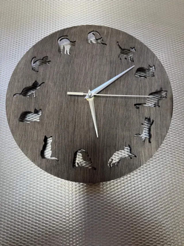 3D with benefits Klok zwart rond met katten