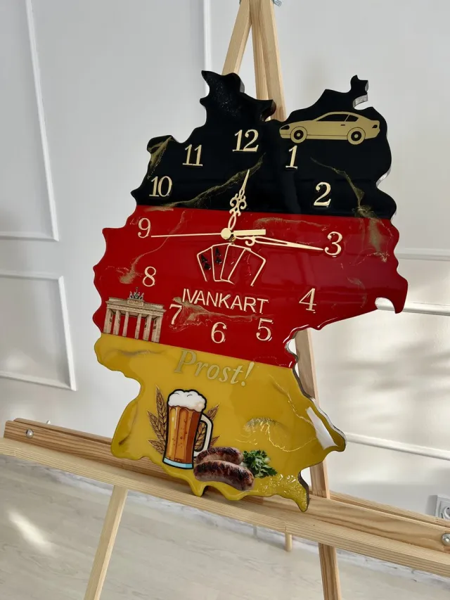 IVANKART Wandklok Duitsland - Epoxyhars - Stil Uurwerk - Handgemaakt - IVANKART Zwart