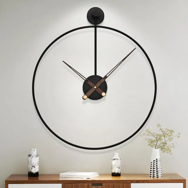 ‎HAITANG HAITANG Grote moderne woonkamerklok, zwarte XXL ronde metalen wandklok voor keuken, kantoor, slaapkamer, vintage wandklokken, op batterijen, tikt niet, geruisloos, woondecoratie, 50 cm