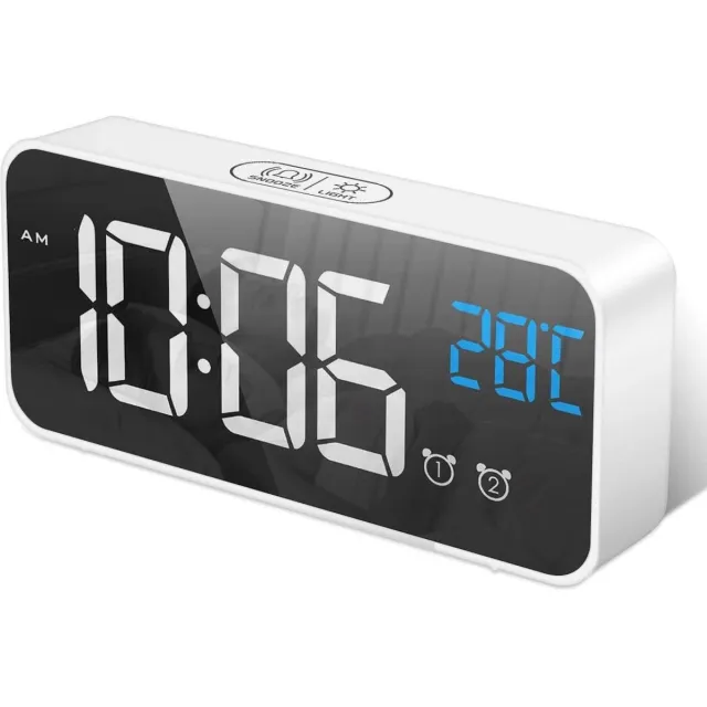 meerklose Digitale wekker met grote LED temperatuurweergave, tafelklok spiegelalarm met dual alarm snooze tijd 4 niveaus instelbare helderheidsdimmer 13 muziek USB-aansluiting nachtkastje slaapkamer roze (wit)