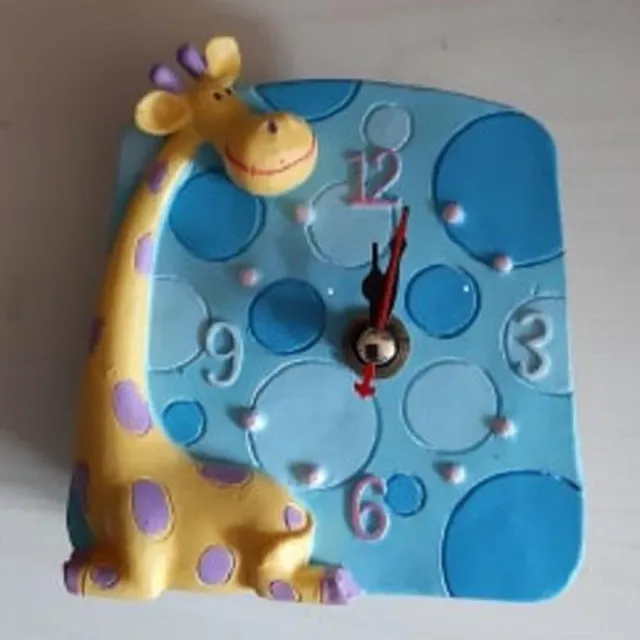 Geha Giraffe Kinderklok – Quartz – Roze of Blauw – Assorti – Kinderkamer Klokje multicolor