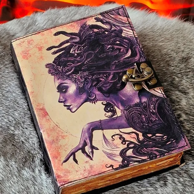 Megabarok Leren Dagboek Medusa Leren Journal Medusa - 18x13cm - Leren Notitieboek Medusa - 18cm x 13cm - Handgemaakt paars-beige