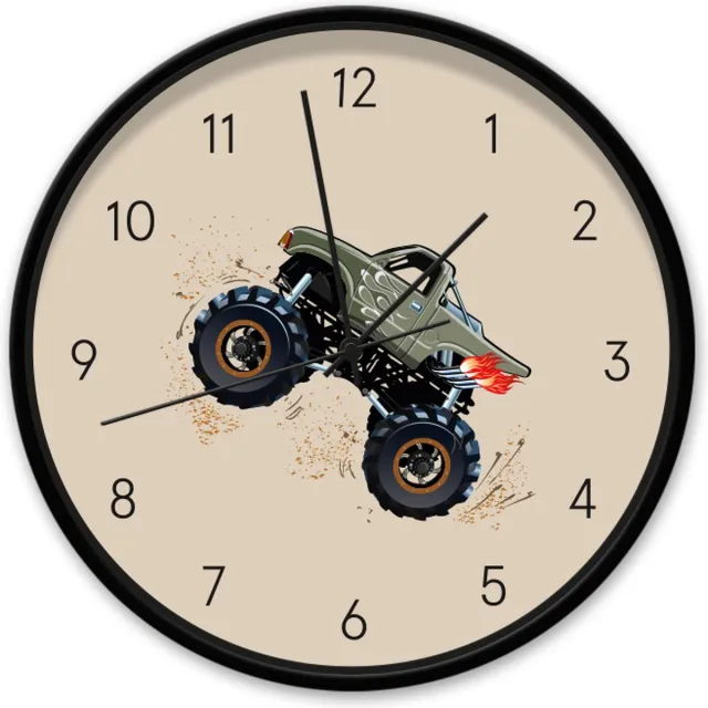 Dutch Sprinkles Klok Monster truck extra cool - 30 centimeter wandklok voor kinderen - Dutch Sprinkles - beige groene klok met cijfers - zwart frame en zwarte wijzers - kinderkamer accessoire - geluidloos, tikt niet