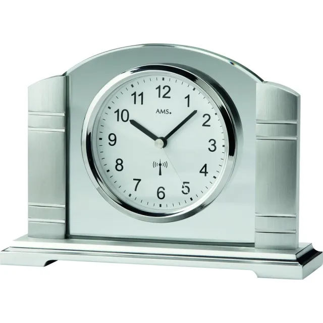 AMS 5142 RC tafelklok metaal/glas aluminium
