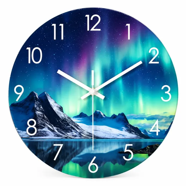 SWGOTA Ronde wandklok 12 inch van gehard glas - stil quartz-uurwerk, witte cijfers en noorderlicht met berglandschap Blauw