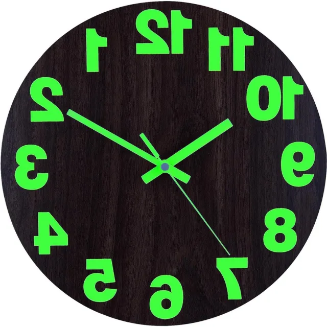 Cosensi Glow-in-the-Dark Wandklok van Hout, 30cm - Slaapkamer Klok met Lichtgevende Cijfers en Wijzers - Stil - Batterij Gevoed - Bruin - 25cm.