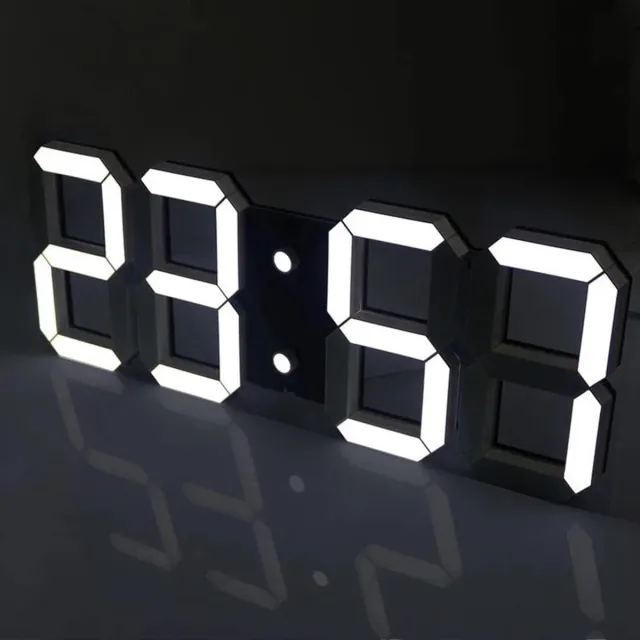 OEMG 21,5 cm 3D LED digitale wandklok, LED digitale wekker, 3-traps instelbare helderheid, wandklok, digitale klok, USB-aangedreven wekker, 12/24-uurs formaat Wit