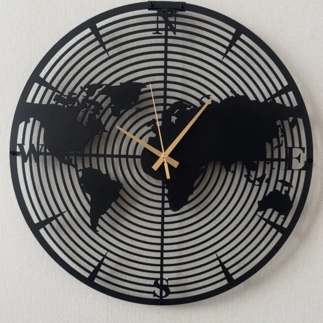 WallArtStore Wandklok Metaal-Minimalistisch-Modern-Stil uurwerk-Staal-70cm-Wandklok Wereldkaart-Design Wandklok zwart