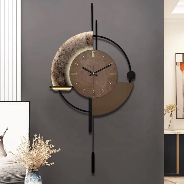 Unyqoos Elegante stille wandklok met slinger en moderne stijl voor elke ruimte, bruin, 42 cm