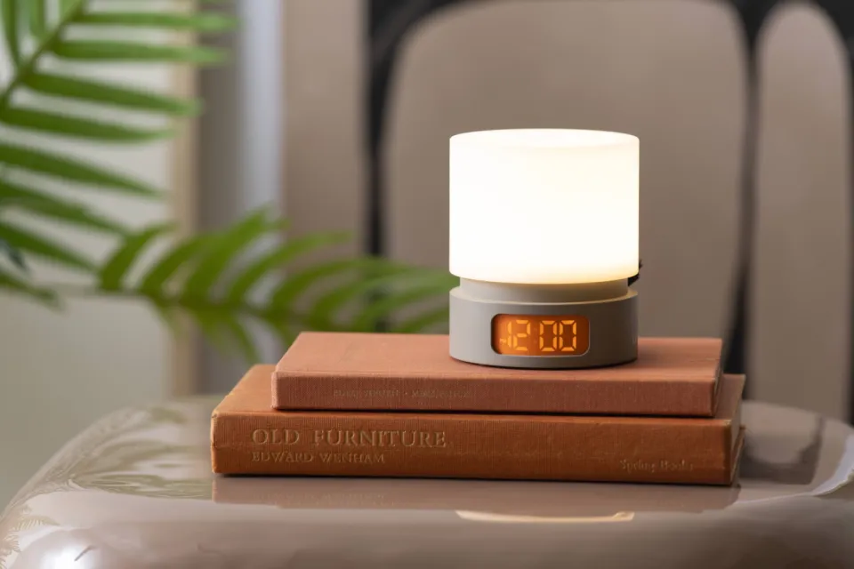 Karlsson Pillar Light LED wekker warmgrijs, foto 3