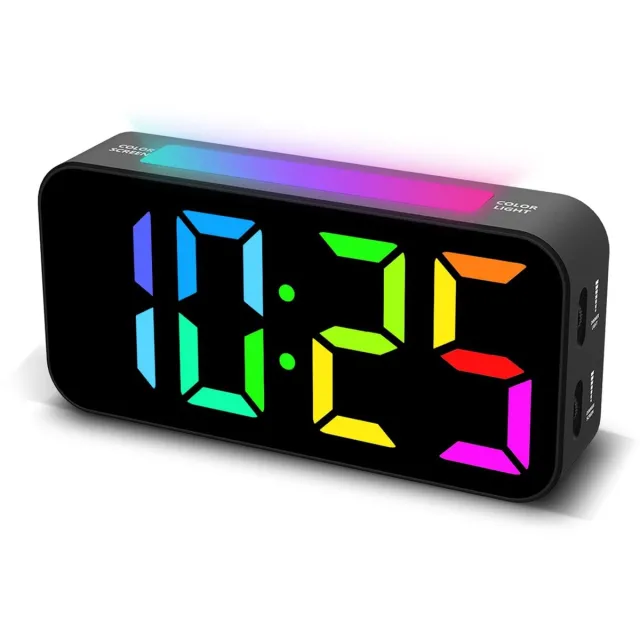 carmdering Digitale Wecker - Digitaal Alarmklok - Digitale Klok - Drie Volumestanden - Acht Kleuren Nachtlicht - Kunststof - Verstelbaar Scherm - Ideale Start Van De Dag - 1 Stuk