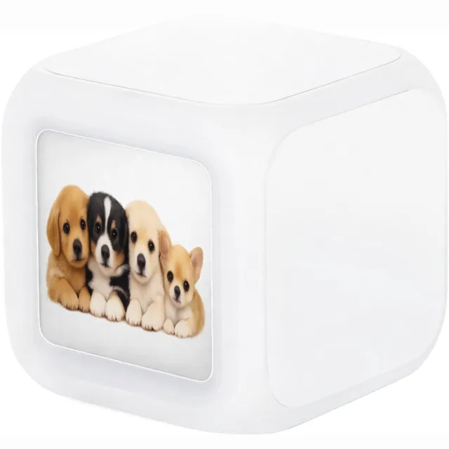 Mr Cadeautjes Digitale wekker - design Een vrolijke, zachte dierenprint met een compacte groep jong | cadeau Wit
