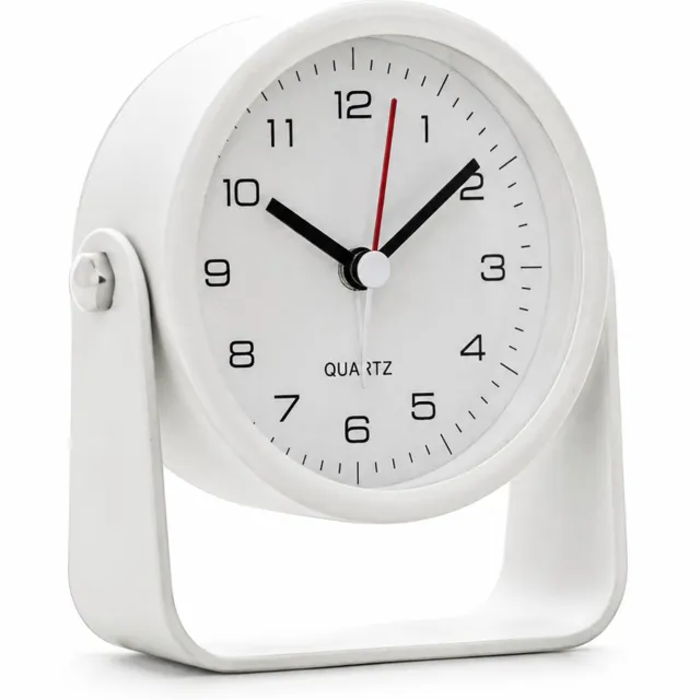 SWGOTA wekker met verlichting - Analoog kwartsuurwerk, witte metalen behuizing en kantelbare tafelstandaard - Batterijvoeding