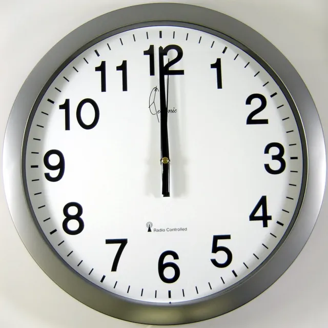 cetronic WR611-DCF Metallic GREY - Wandklok - Analoog - Rond - Kunststof - Cijfers - Radiogestuurde tijdsaanduiding - DonkerGrijs