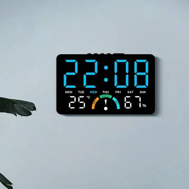 VHV Digitale klok - LED wandklok met groot display - Tijd, dag, temperatuur en luchtvochtigheid - Voor woonkamer, kantoor en slaapkamer - Oranje weergave Oranje Zwart