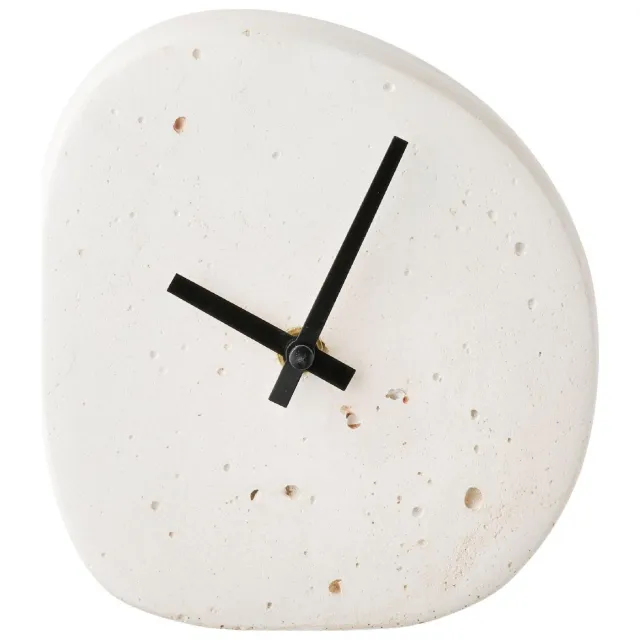 Nest of Nora Tafelklok stil uurwerk organische vorm 14x15 cm - Cement - Wit