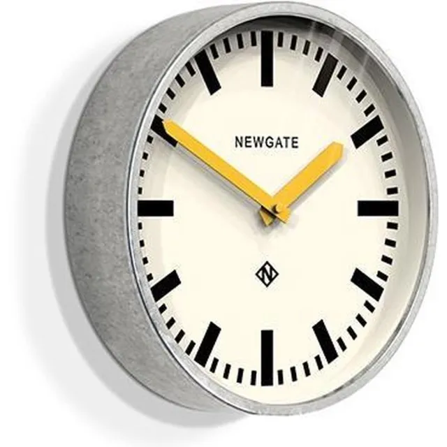Newgate Luggage - wandklok - Verzinkte uitvoering met gele wijzers Gegalvaniseerd & geel
