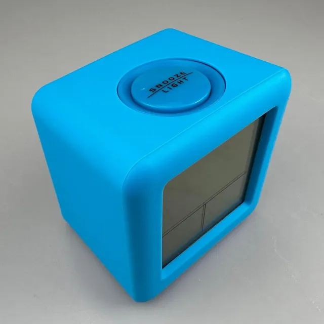 ShopHaven Digitale Wekker met Nachtlicht voor Kinderen - Kindvriendelijk Design - Eenvoudig Instelbaar - Compact Formaat - Duurzaam en Veilig - Slaapkamer en Nachtrust Essentieel Blauw