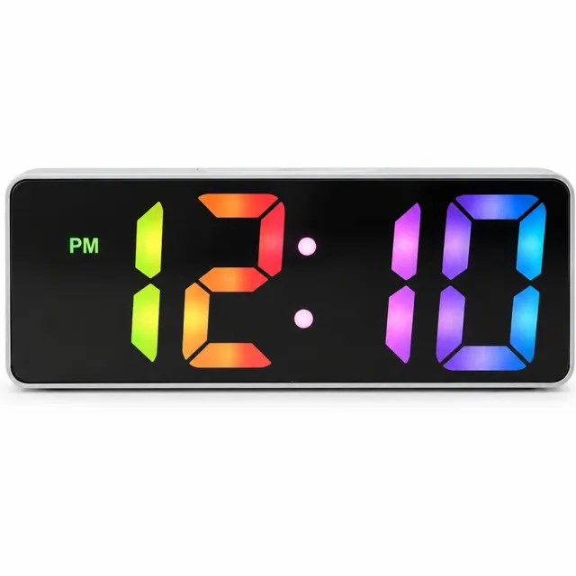 SWGOTA Digitale wekker met meerkleurig led-display en spiegelfront - USB- of batterijvoeding - witte behuizing - 15,8 x 6 x 2 cm