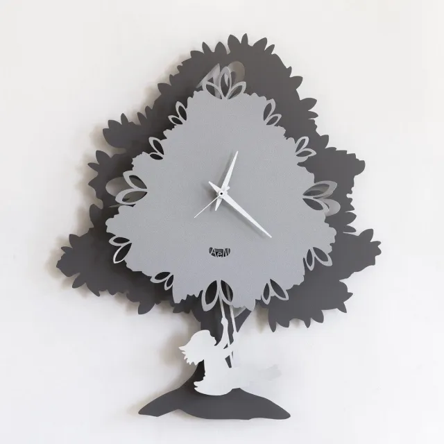 MadDeco Arti - Mestieri - klok - metalen - wandklok - meisje - op - schommel - grijs