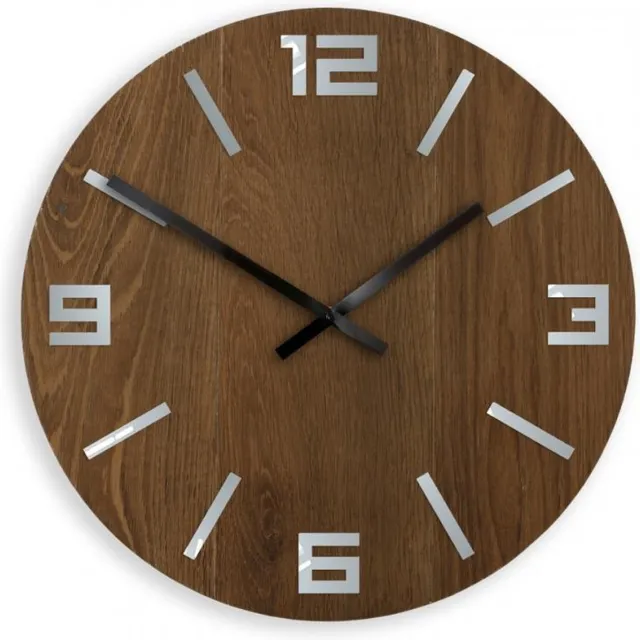 mandee.nl Houten Klok Natuurlijk Gerookt EIKEN 40 cm - Klok van Gerookt Eikenhout - Moderne Muurdecoratie - Unieke Wandklok met Cijfers en Strepen in Aluminium Kleur gerookt hout